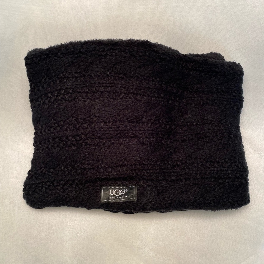 Ugg knitted infinity scarf